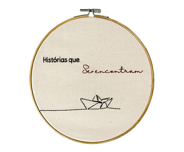 Bordado Decorativo "Hist&oacute;rias Que Se Encontram" - image 0
