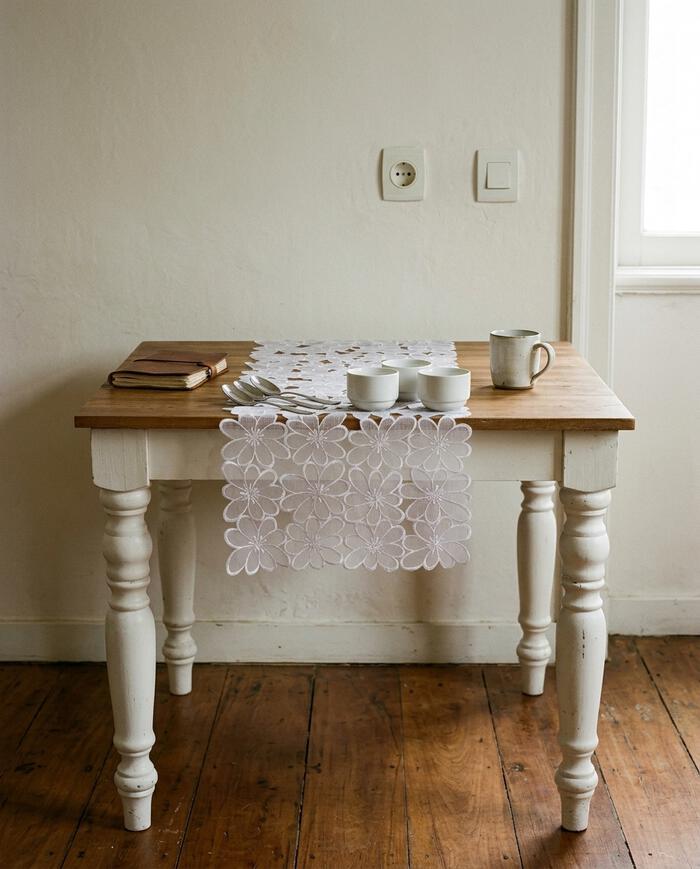 Caminho de Mesa Deirdre Branco image number 2