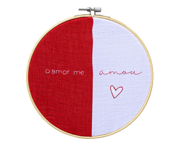 Bordado Decorativo "O Amor Me Amou" - image 0