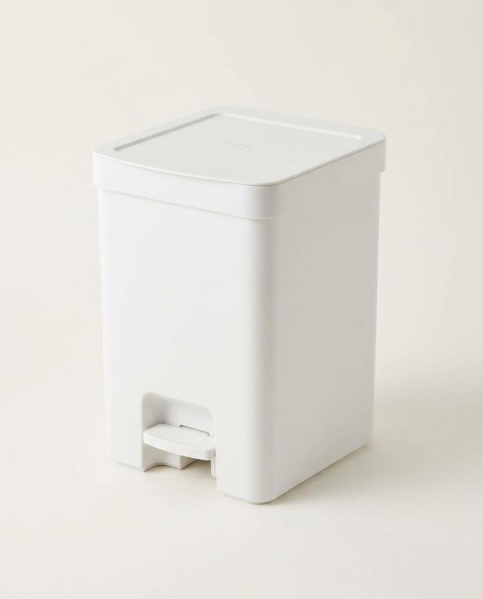 Lixeira de Pedal Trium Branco I Fechado - image 0