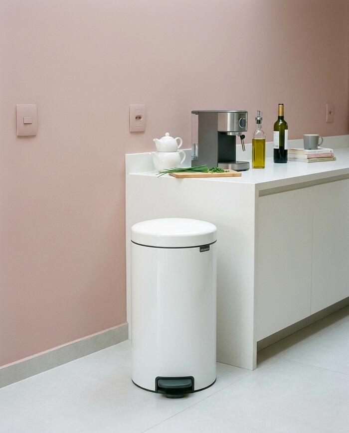 Lixeira em Inox New Icon - image 1