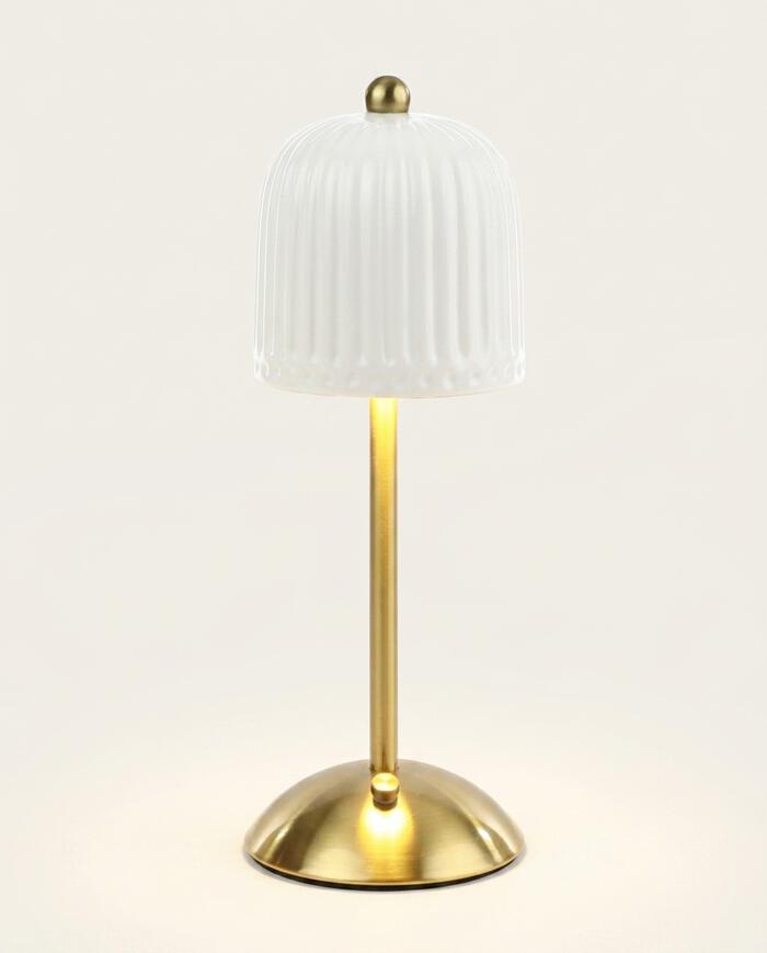 Lumin&aacute;ria de Mesa Rakin Dourado image number 1