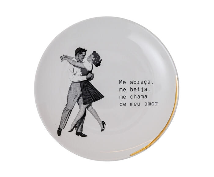 Prato Decorativo "Me abra&ccedil;a e me beija" - image 0