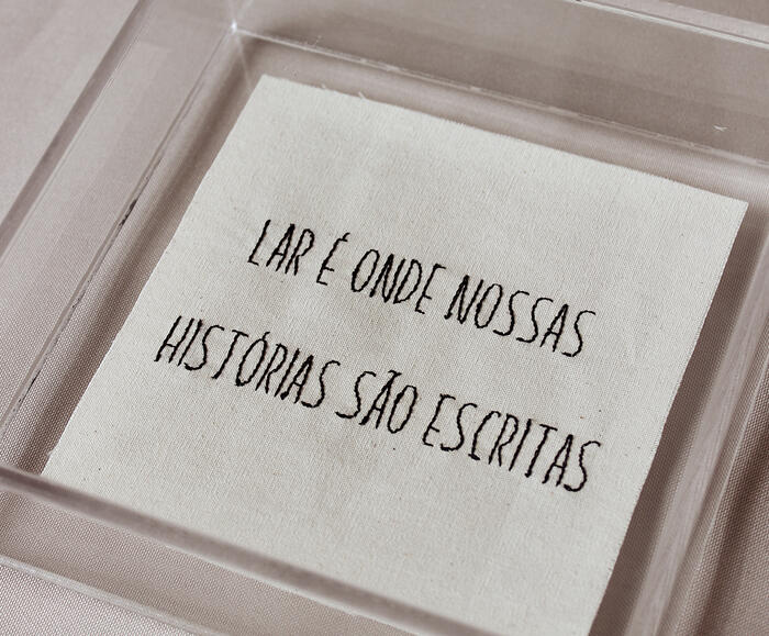 Quadro em Acr&iacute;lico "Bordado Hist&oacute;rias" - image 1