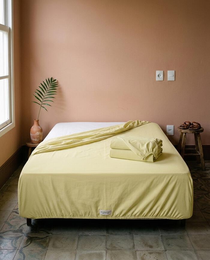 Len&ccedil;ol Inferior Germain Amarelo 200 Fios - image 1
