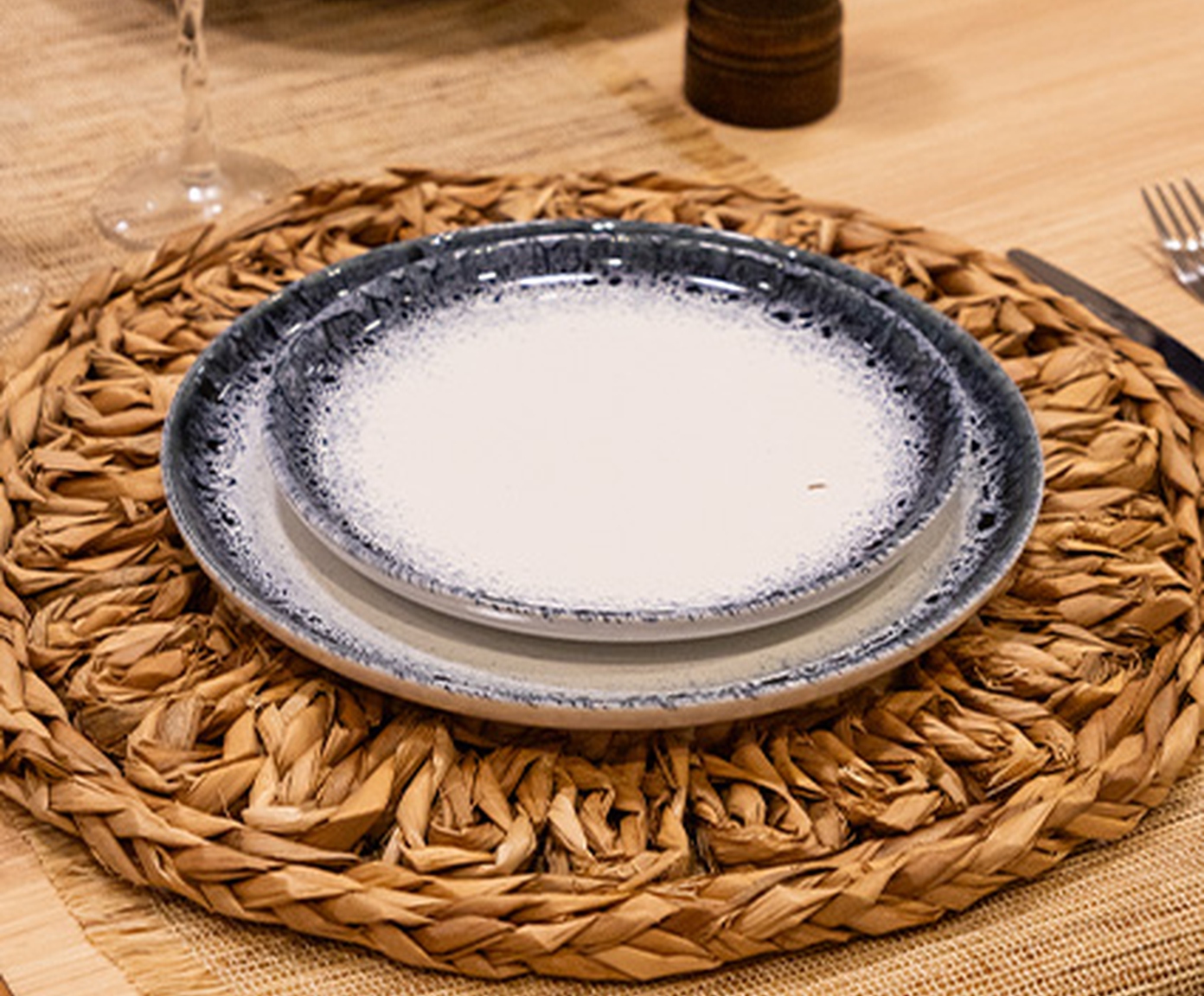 Jogo de Prato em Porcelana Crique Branco e Azul - image 1