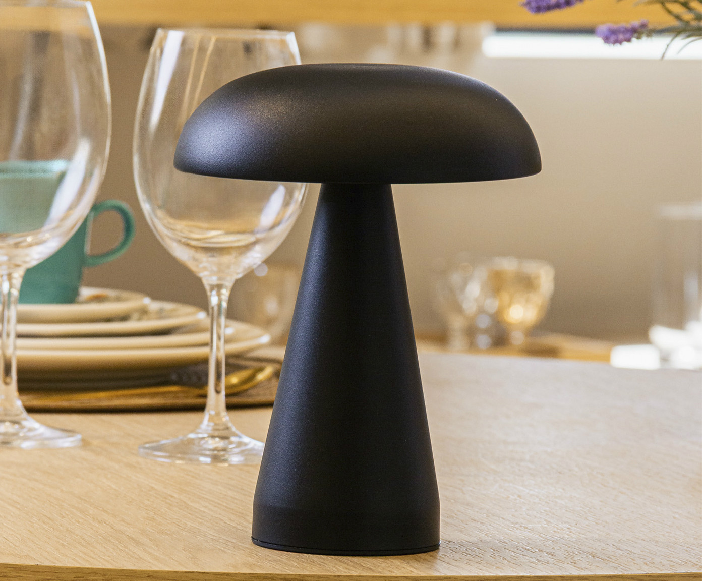 Lumin&aacute;ria de Mesa Tons Mushroom Preta image number 4