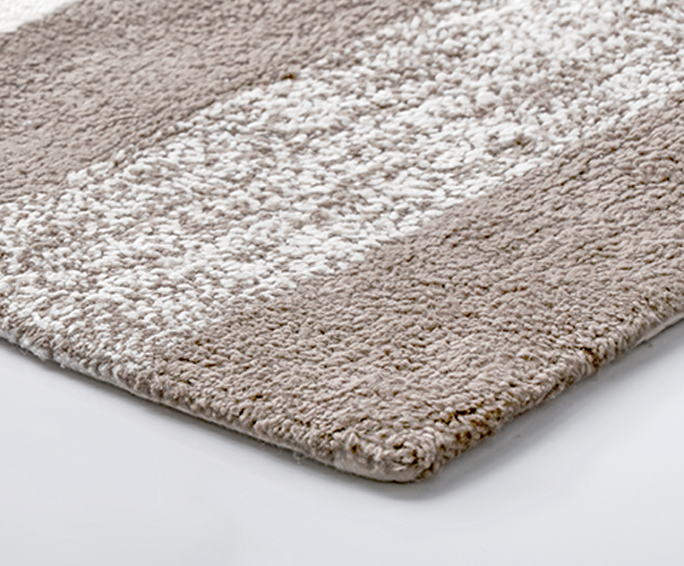 Passadeira para Banheiro Trapezio Off-White e Bege - image 1