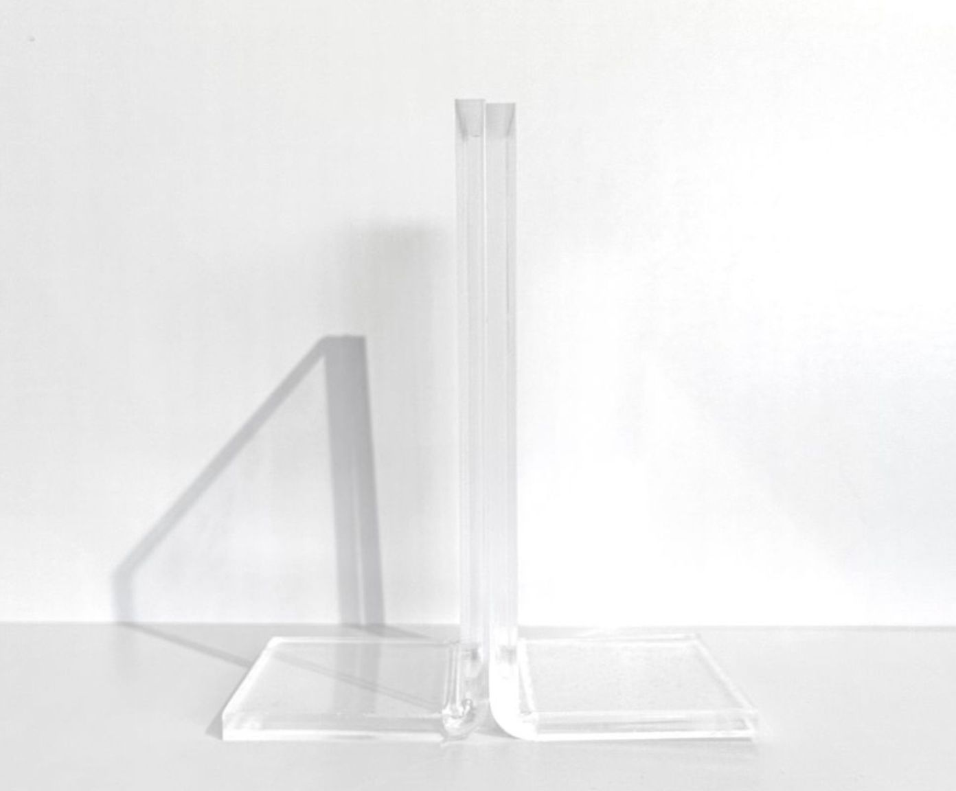 Suporte para Livros em Acr&iacute;lico - image 1