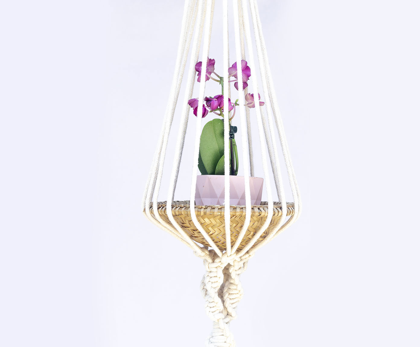 Hanger em Macram&ecirc; Oz Branco - image 1