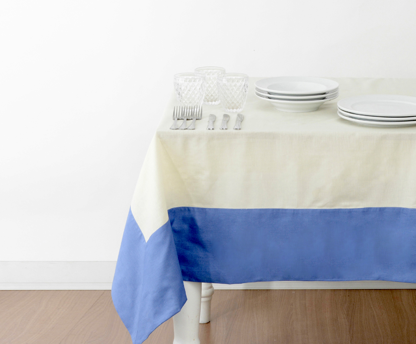 Toalha de Mesa em Linho Mallory - Bege e Azul image number 0