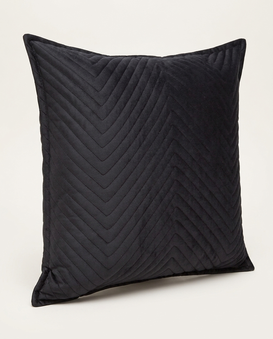 Almofada em Veludo Zig Zag Preto image number 1