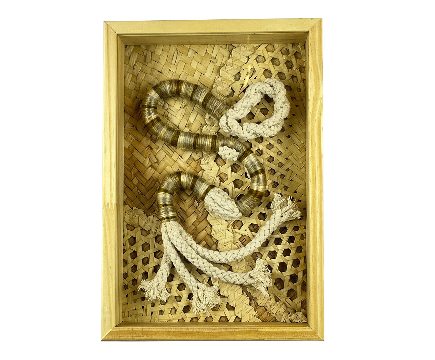Adorno Emoldurada Gold - image 0