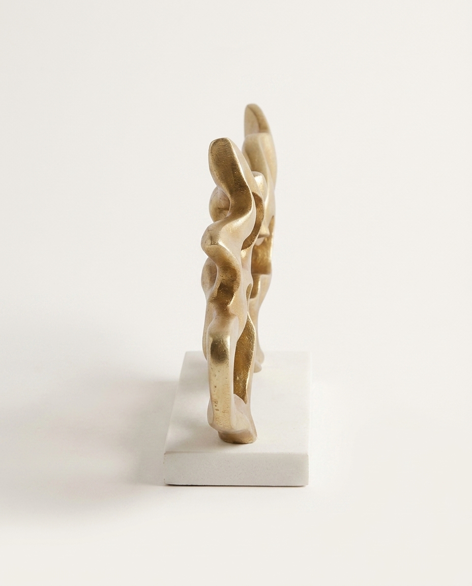 Escultura Tecobiara Dourado - image 1