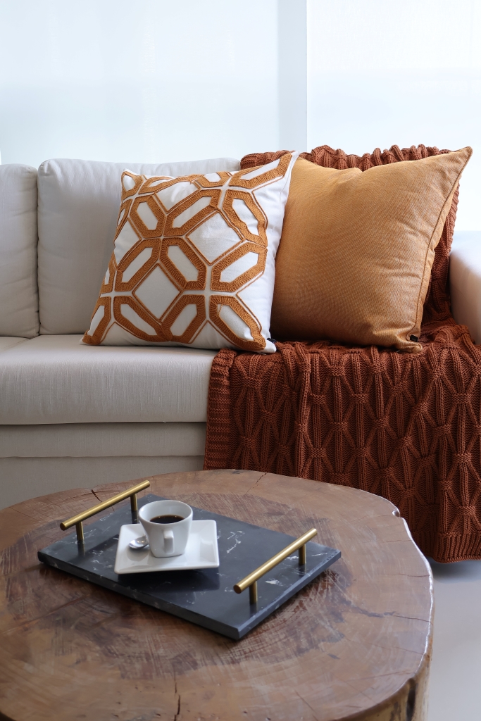 Almofada Souq Alto Relevo Bordado - Off White e Cobre image number 4