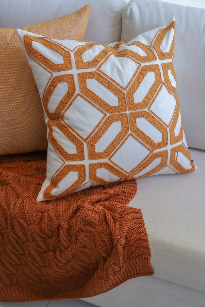 Almofada Souq Alto Relevo Bordado - Off White e Cobre image number 5