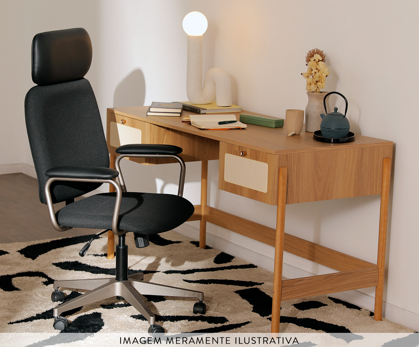 Cadeira Office Gran Chicago Preta com P&eacute;s Cinza - image 1