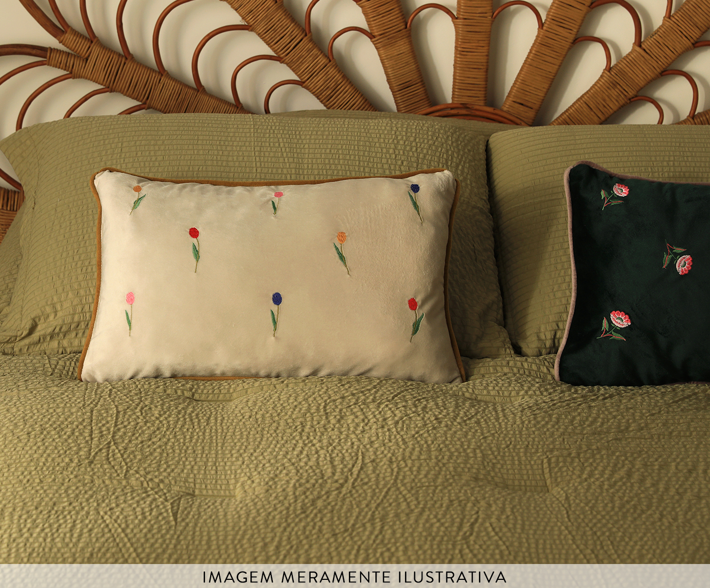 Capa de Almofada Bordada com Vivo Clarice Verde image number 5