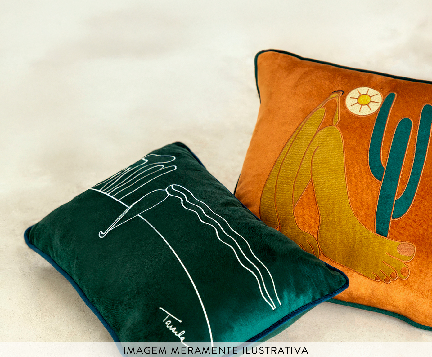 Capa de Almofada Bordada Figura S&oacute; de Tarsila do Amaral Verde - image 1