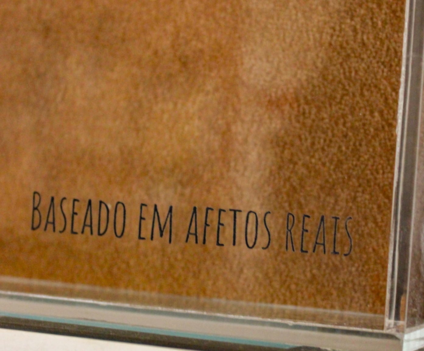 Quadro em Acr&iacute;lico "Baseado em Afetos Reais" image number 3