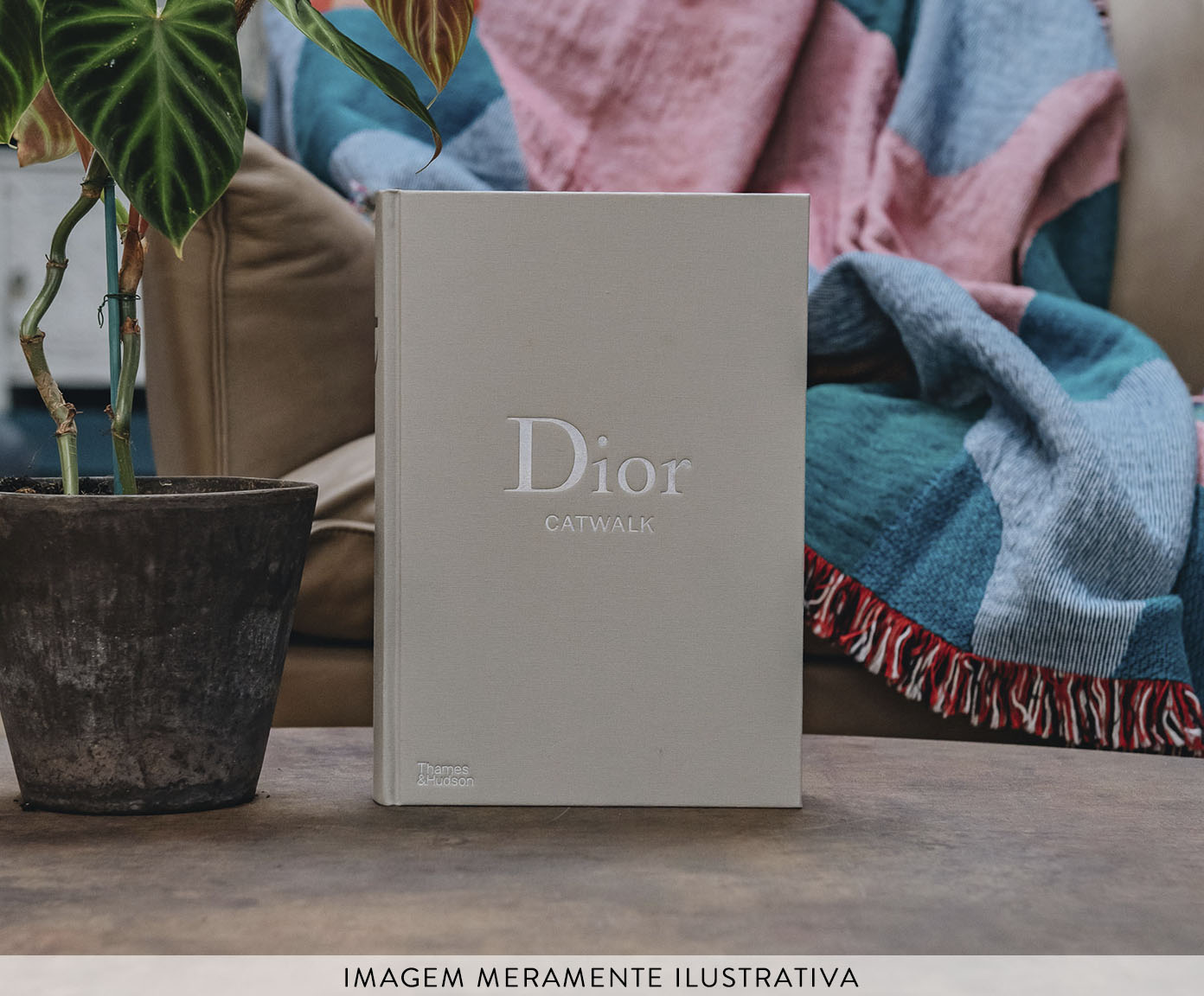 Livro "Dior - Catwalk" image number 1