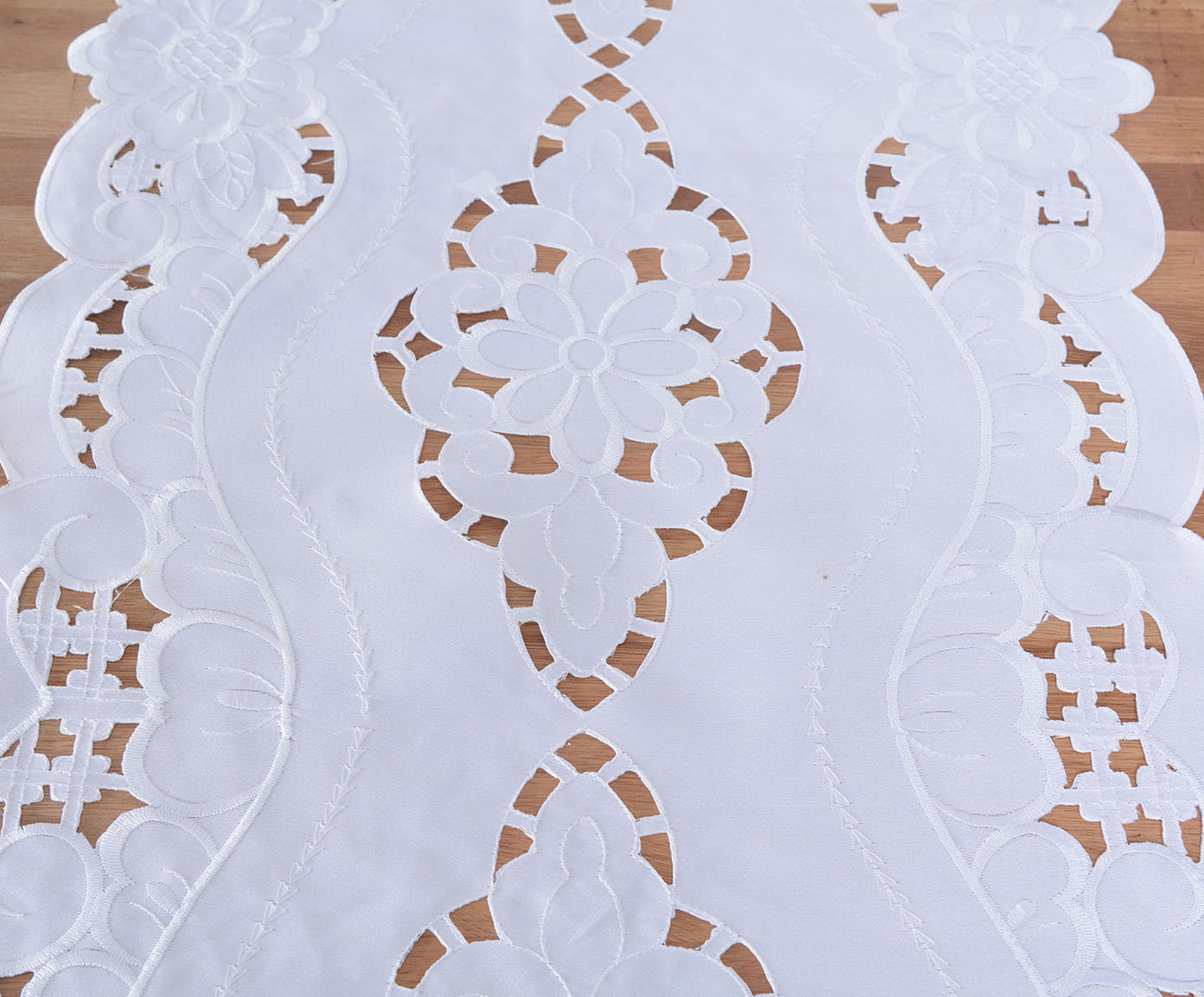 Caminho de Mesa Eliana - Branco - image 1