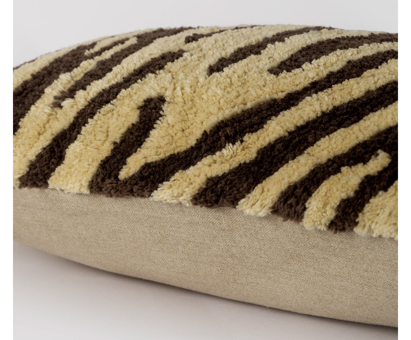 Capa Almoafada Zebra Tufting Bege image number 4