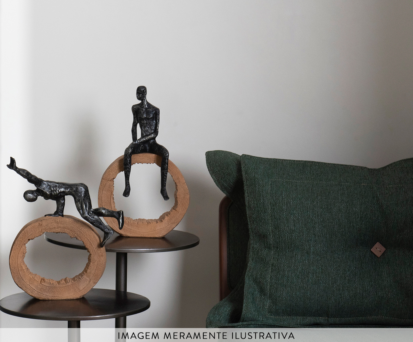 Escultura Figura Sentada no Circulo Preto e Marrom image number 1