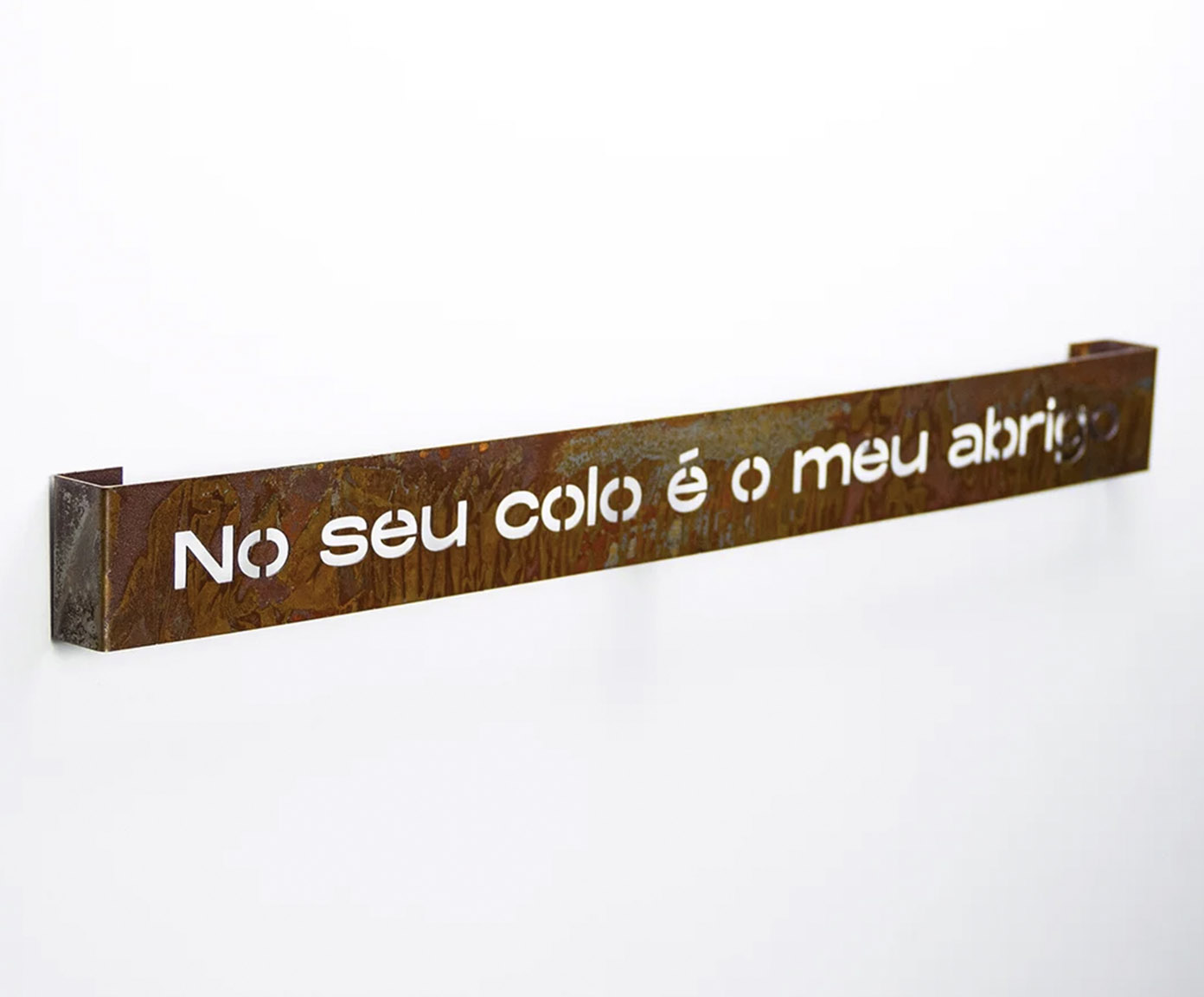 Frase de Ferro Rust "No Seu Colo &Eacute; Meu Abrigo" - image 1