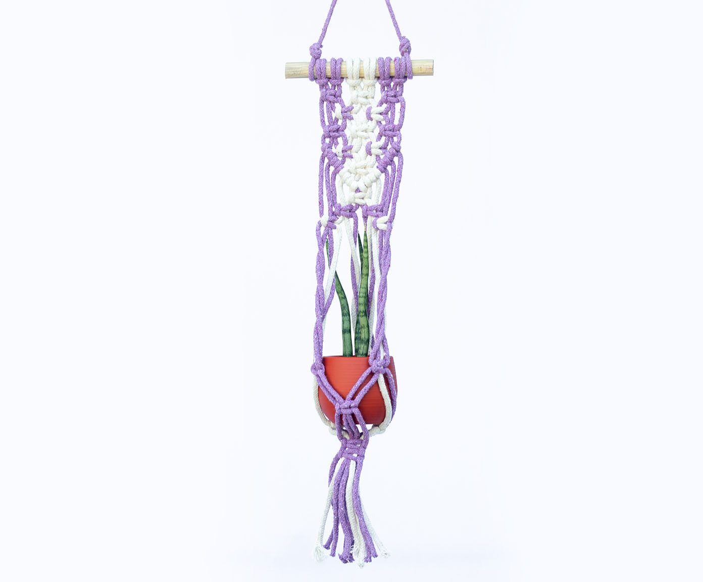 Hanger em Macram&ecirc; Lavanda - image 1