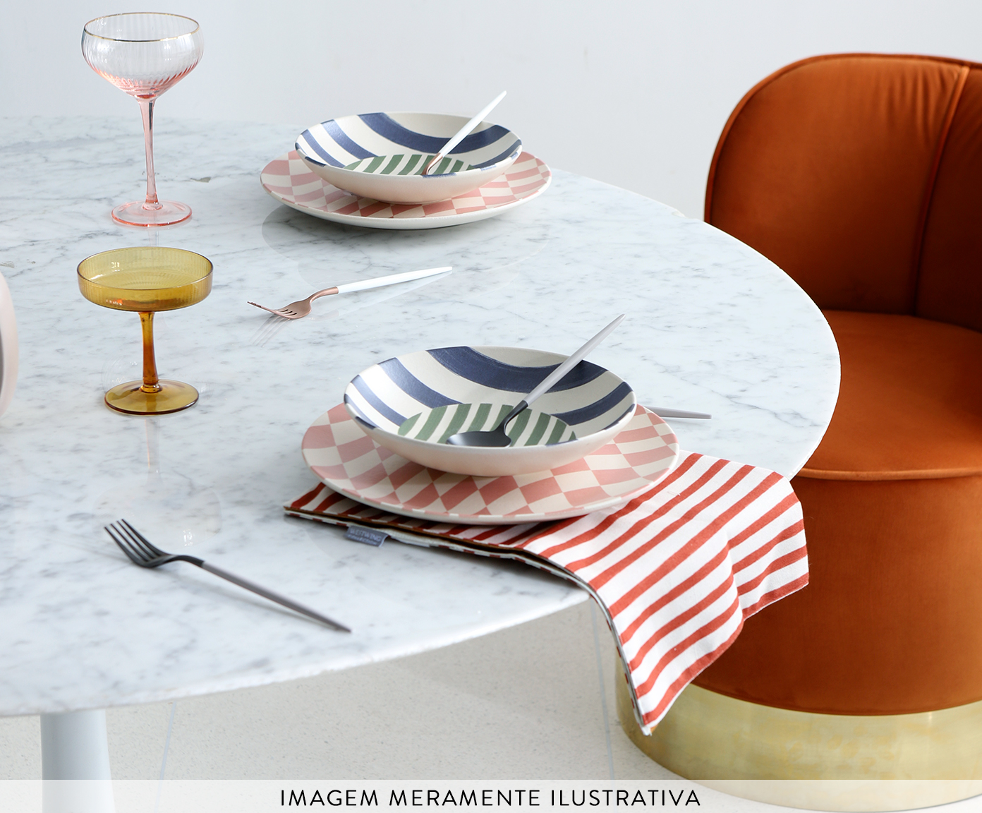 Mesa Saarinen Oval Carrara Base Branca image number 8