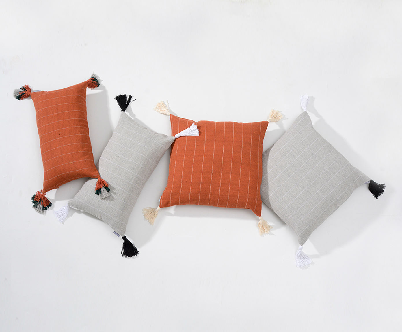 Capa de Almofada com Tassel Argila Cinza e Bege - image 1