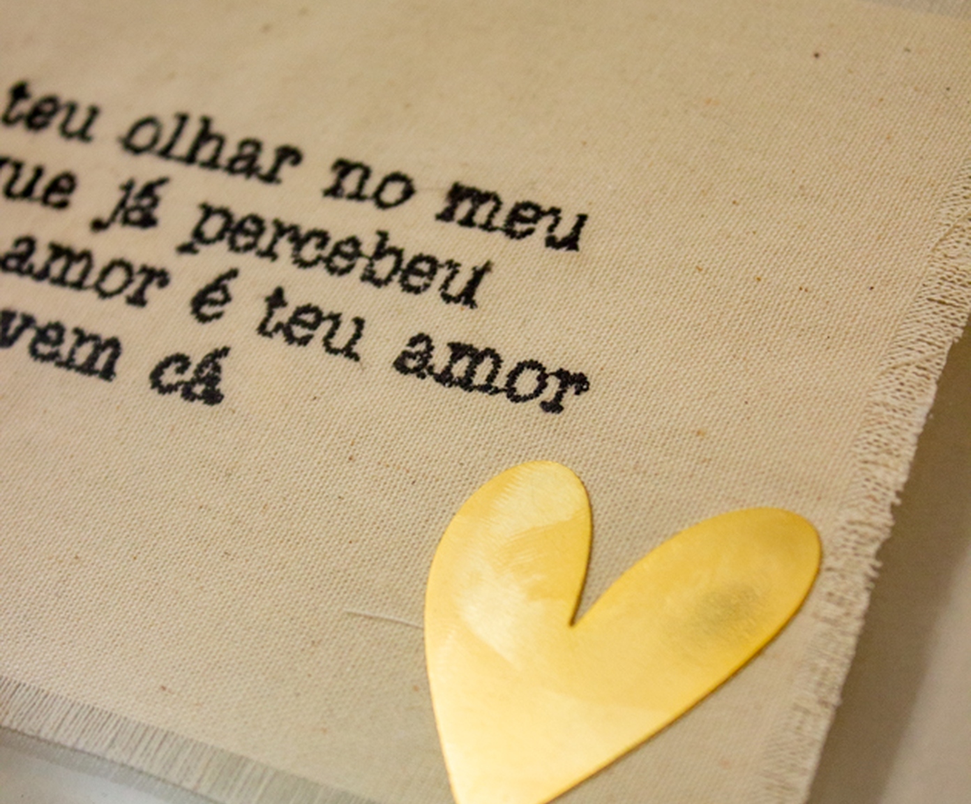 Quadro em Acr&iacute;lico "Congela o Teu Olhar no Meu" image number 1