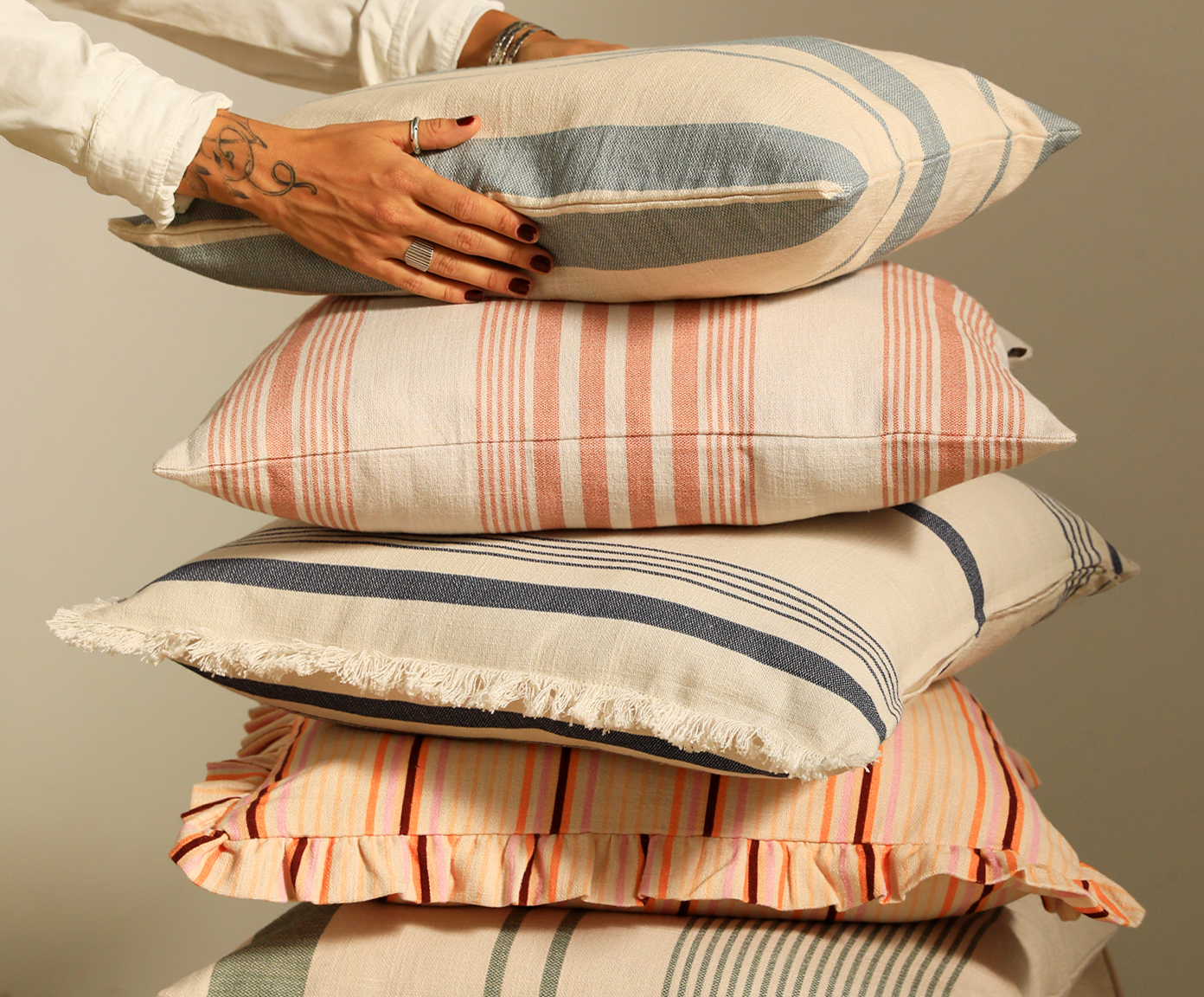 Capa de Almofada Avani Off-White e Azul image number 4