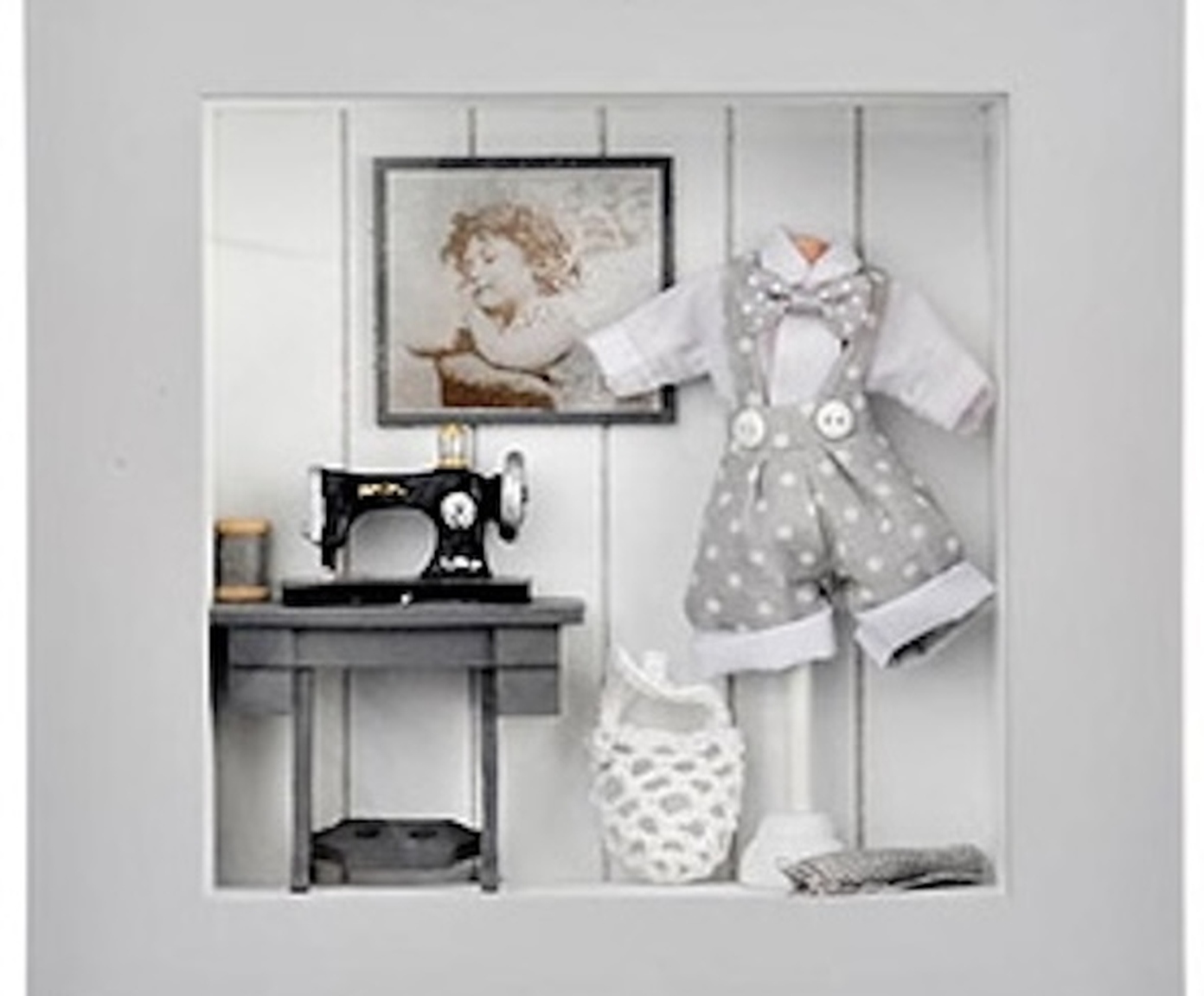 Quadro Costureira Branco image number 0