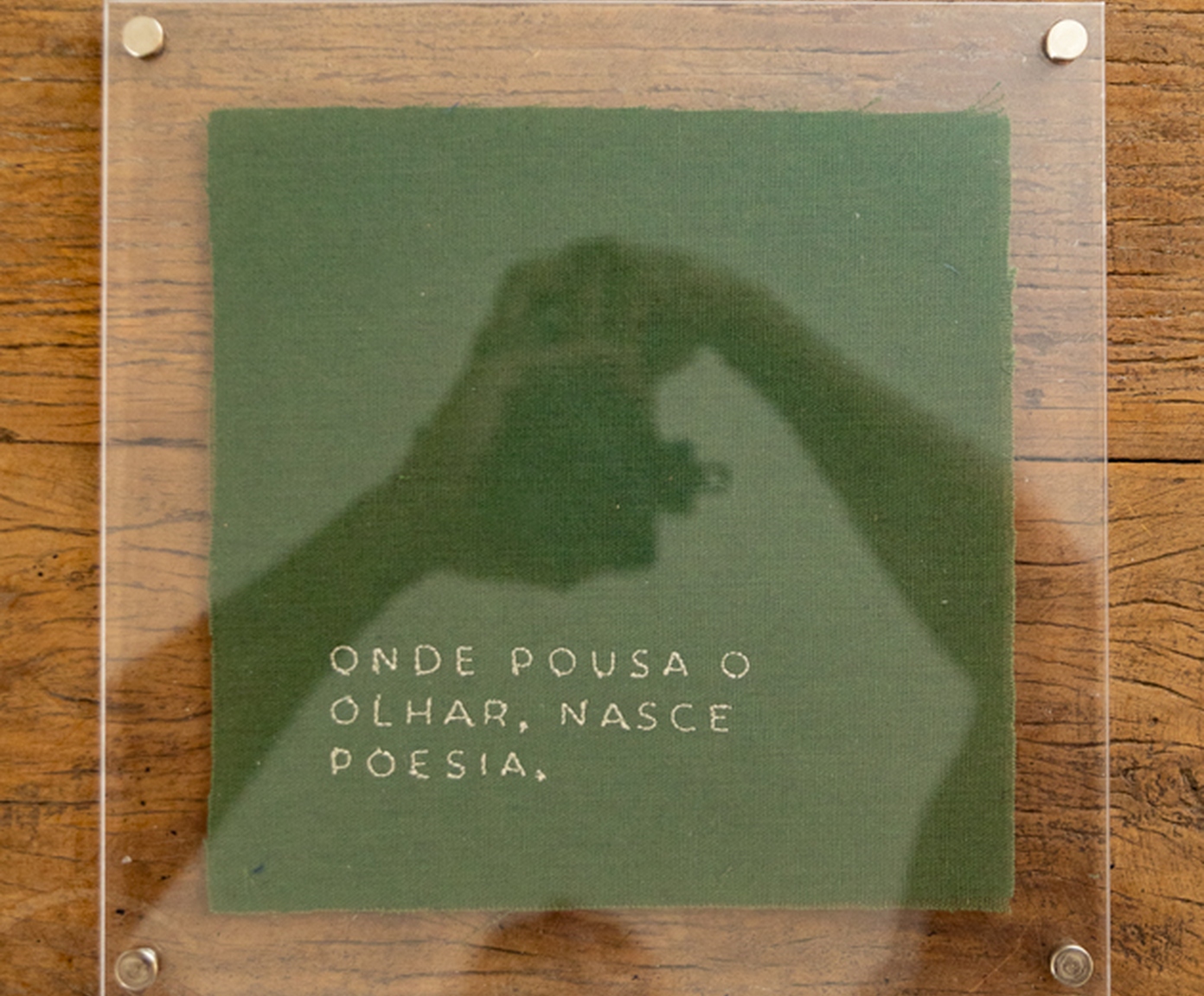 Quadro em Acr&iacute;lico "Onde Pousa O Olhar" image number 1