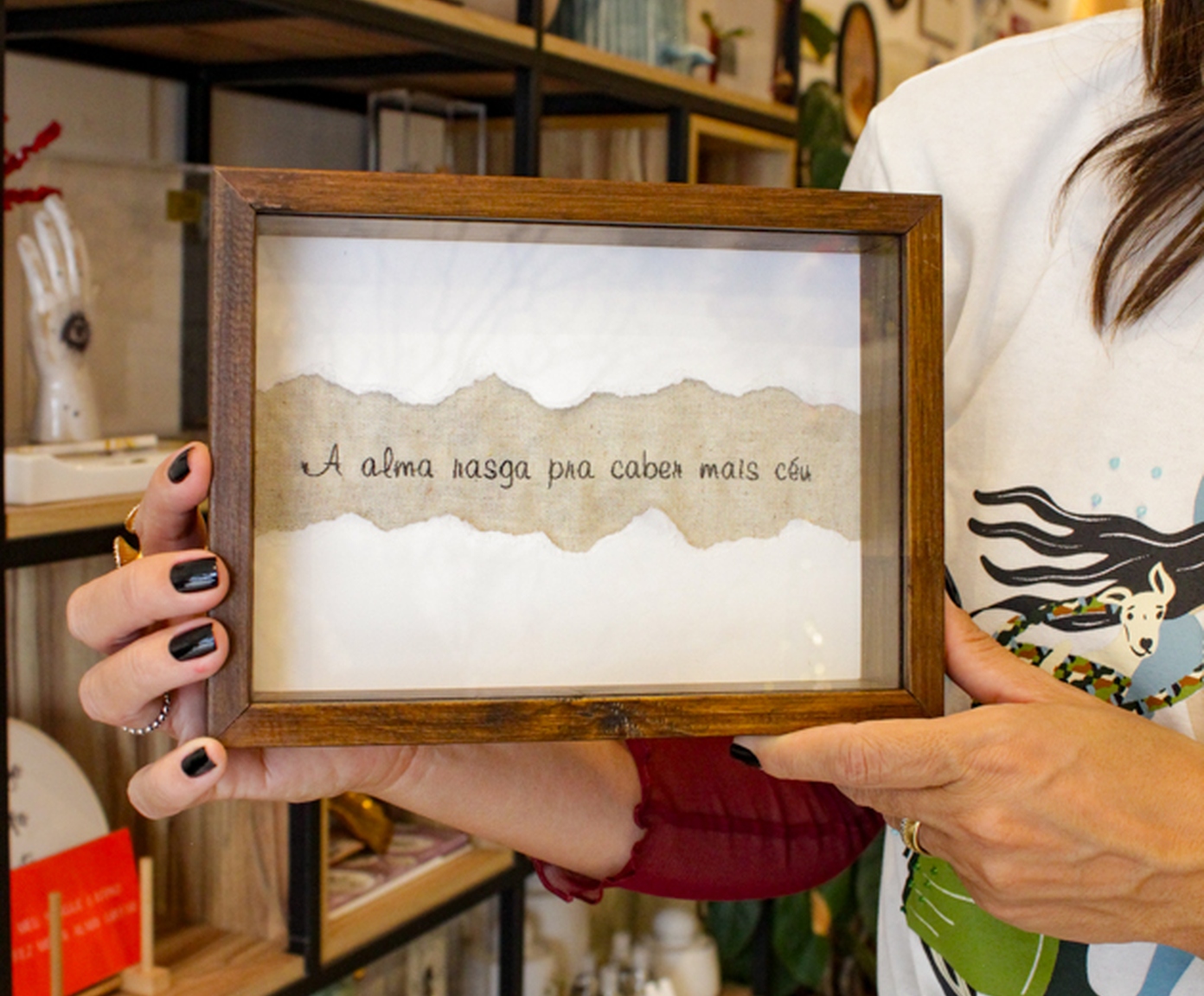 Quadro Decorativo "A Alma Rasga pra Caber Mais C&eacute;u" image number 3