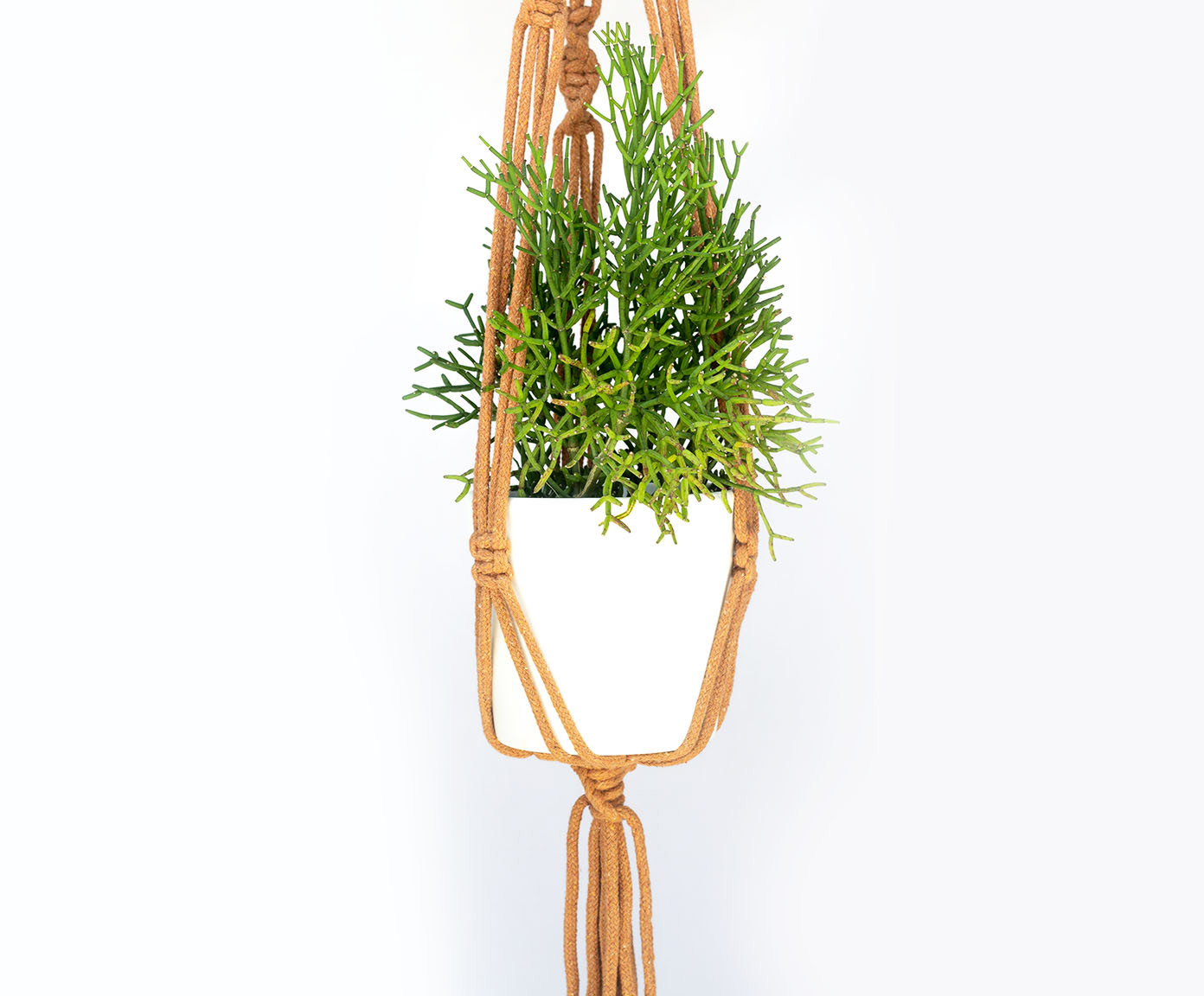 Hanger em Macram&ecirc; Basic Caramelo - image 1