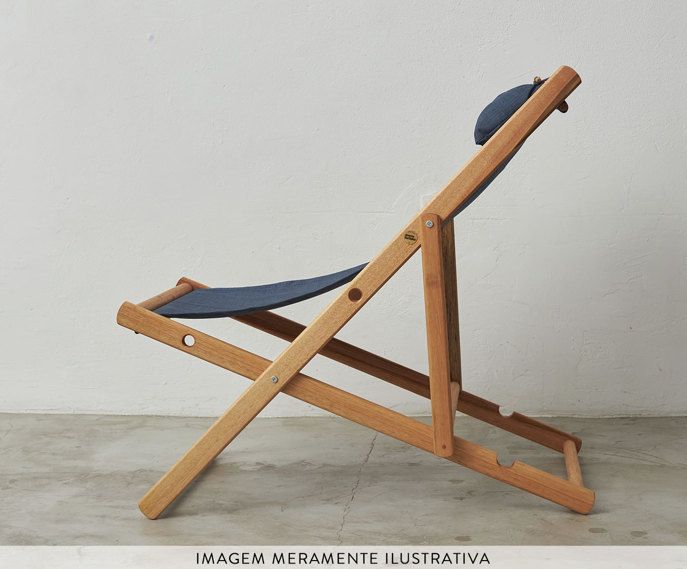 Espregui&ccedil;adeira Poltrona Maria Farinha Azul Marinho - image 1