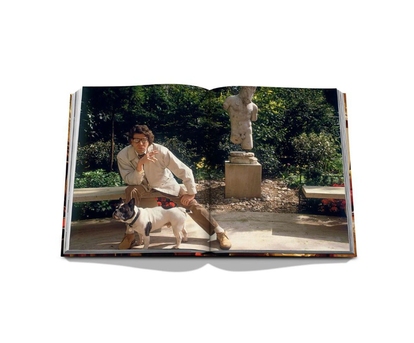 Livro "Yves Saint Laurent At Home" image number 3