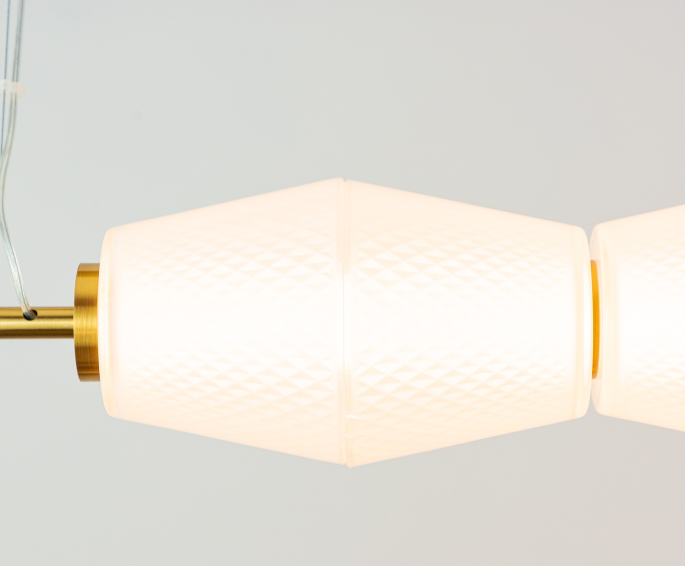 Pendente Artro Transparente e Dourado image number 2