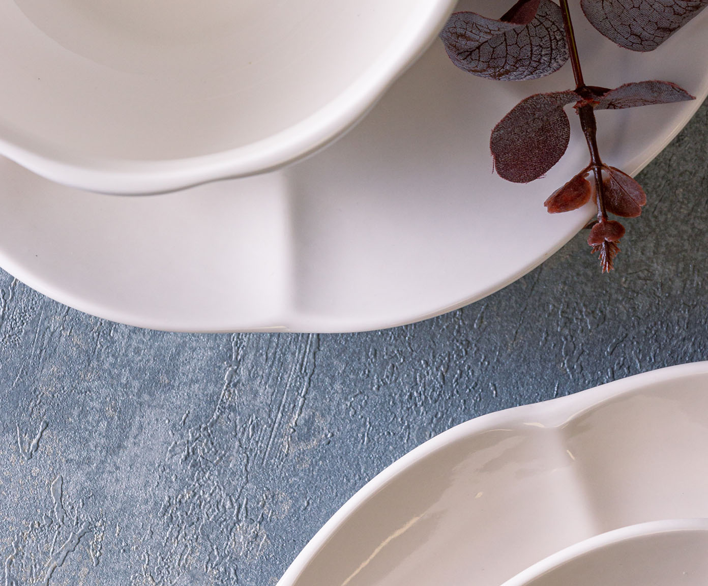 Prato Raso em Porcelana Wave Branco image number 6