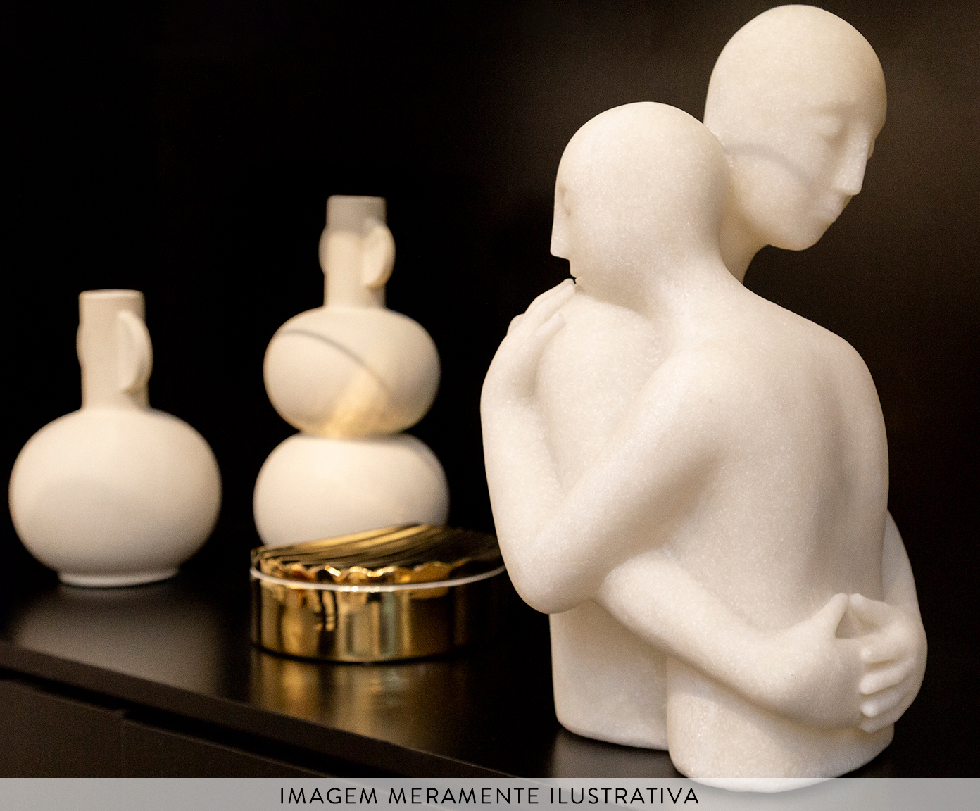 Escultura Casal Abra&ccedil;ado image number 1