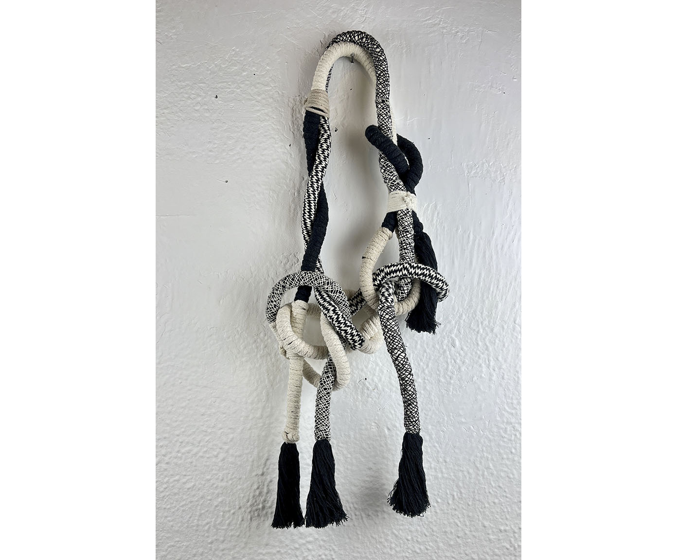 Colar de Parede Charcoal - image 1