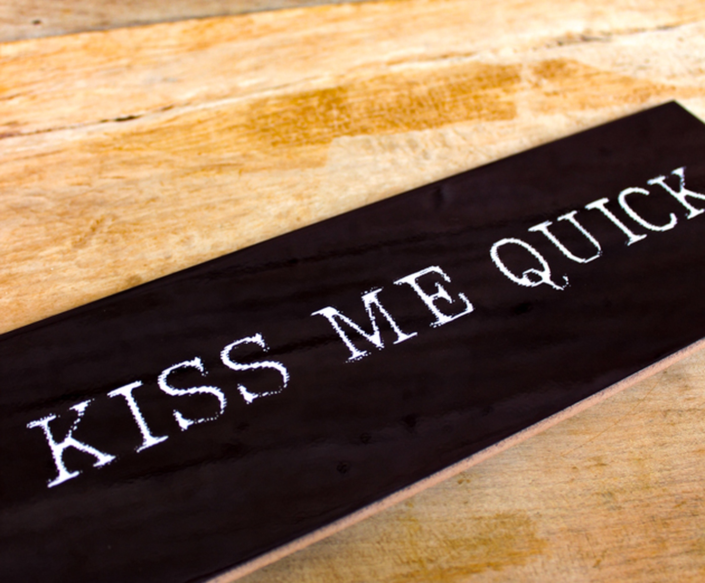 Azulejo Decorativo "Kiss Me Quik" image number 2
