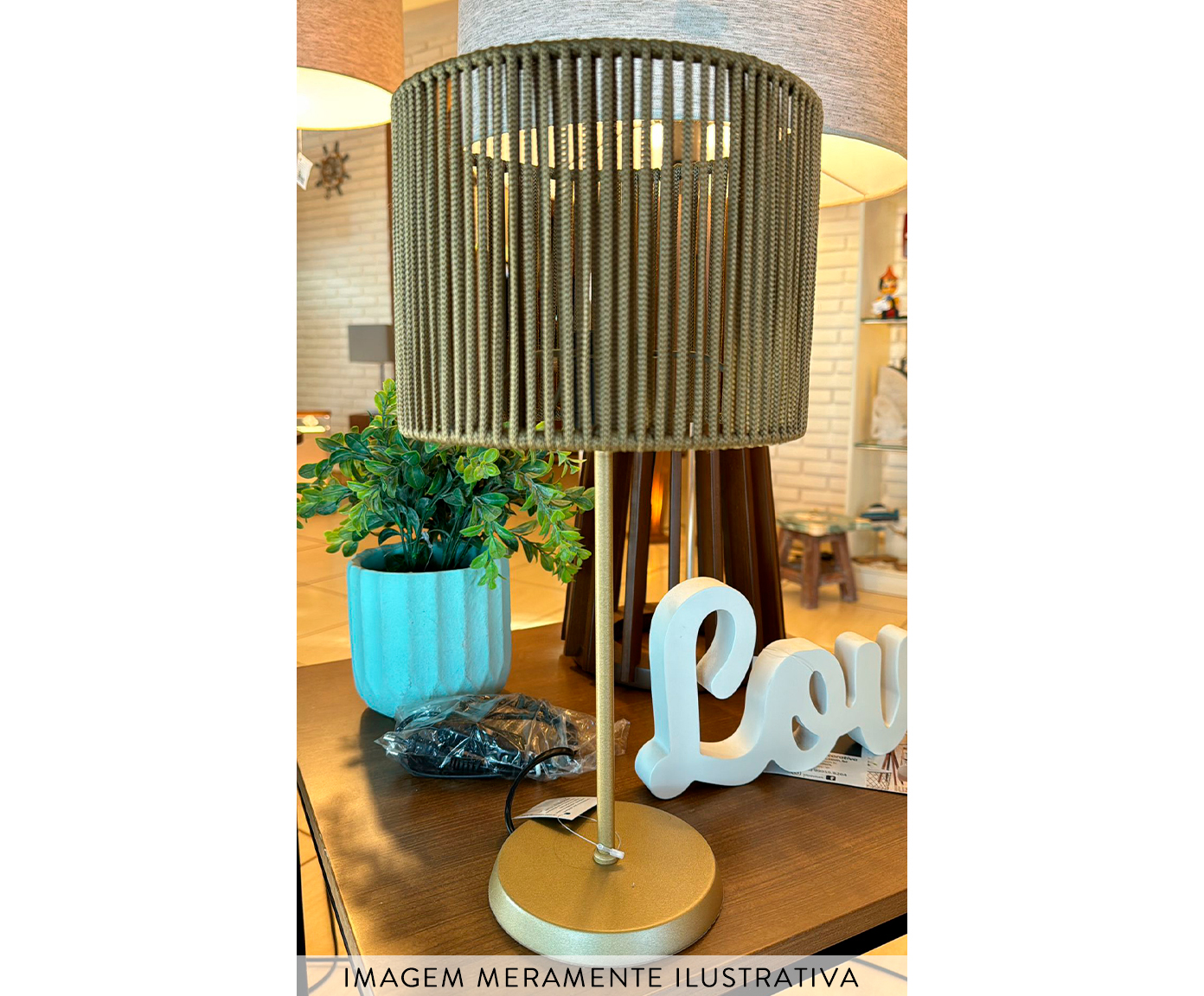 Abajur Dourado com C&uacute;pula Cil&iacute;ndrica Corda N&aacute;utica Rami Bivolt - image 1