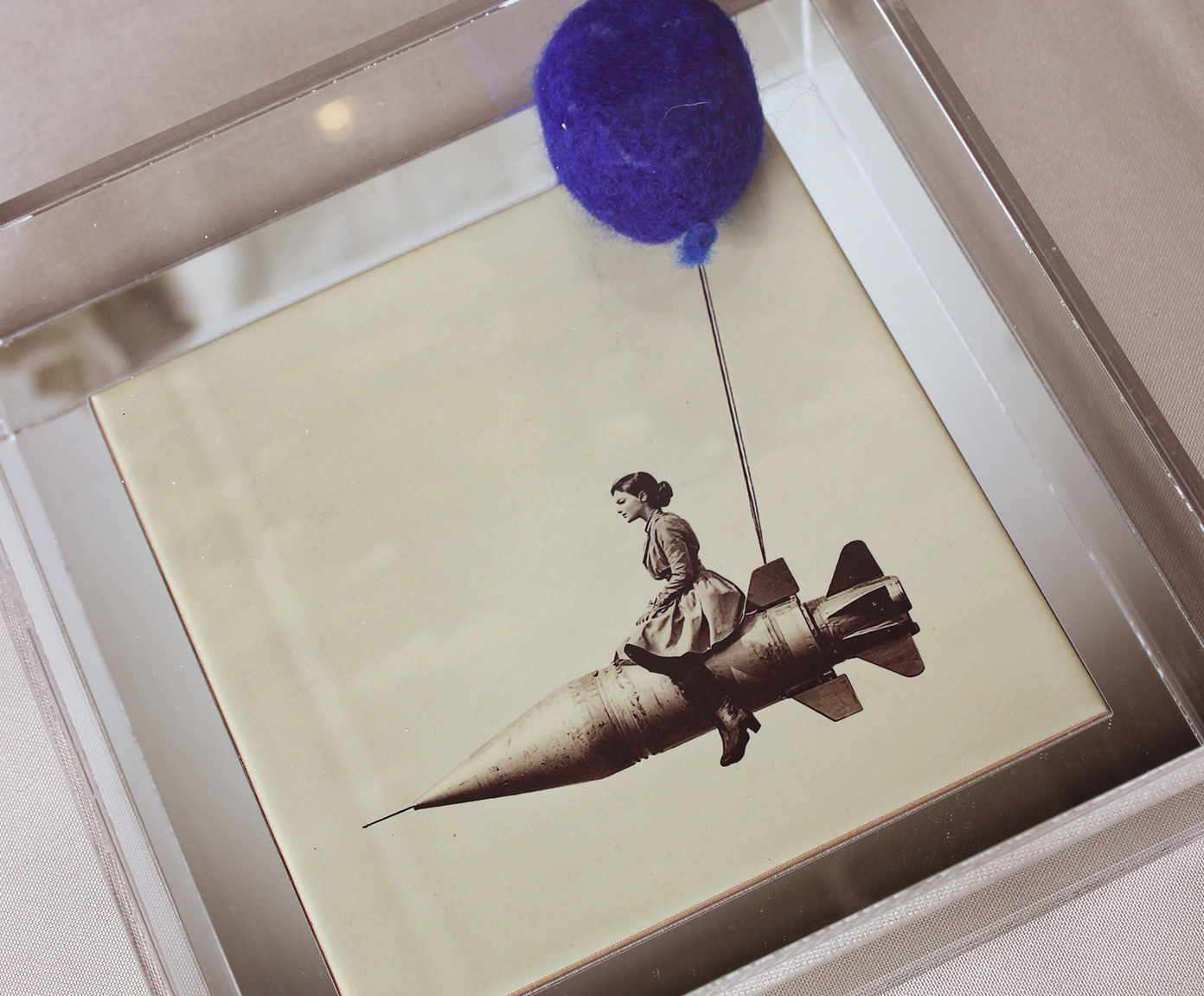 Quadro em Acr&iacute;lico "Foguete com Bal&atilde;o Collab & Greghi Design" - image 1