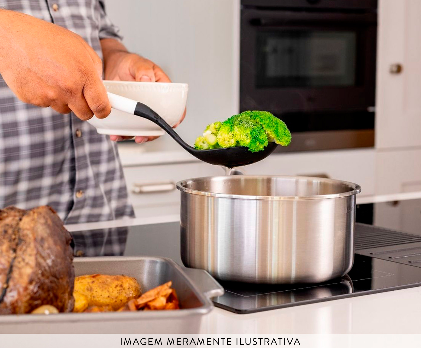 Colher Perfurada em Nylon para Servir Kitchenaid Branca image number 3