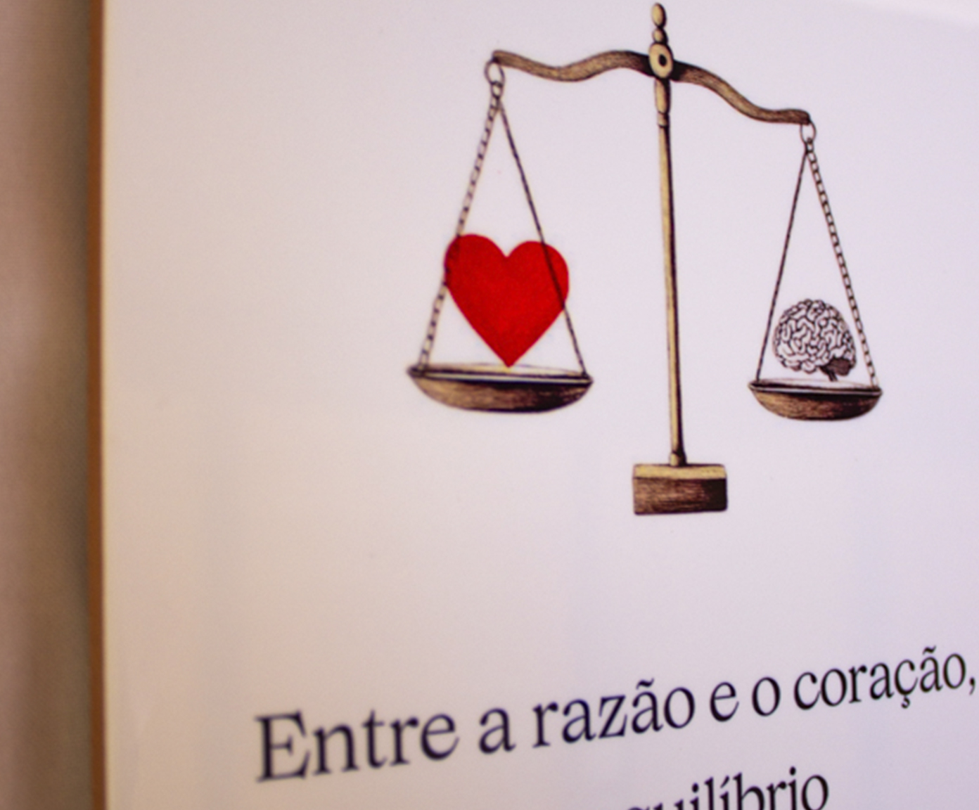 Azulejo Decorativo "Entre Raz&atilde;o e Cora&ccedil;&atilde;o" - image 1